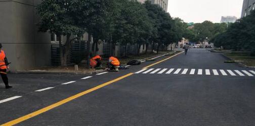 蘇州醫(yī)院道路劃線標準？提高行車安全